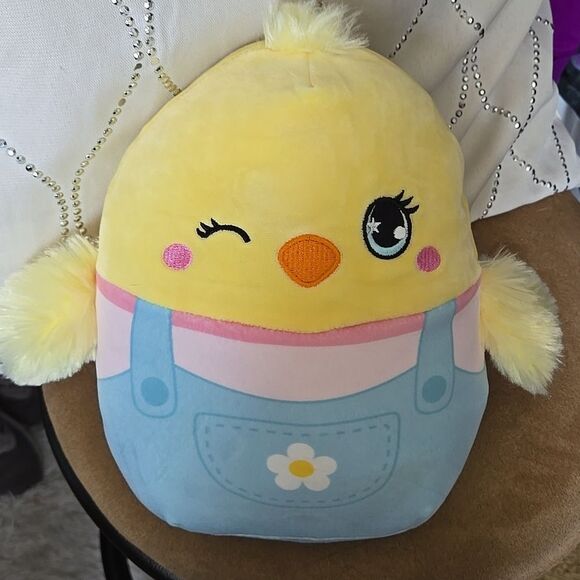 Squish yellow cute little bibs fuzzy soft Squishmallow Chick One Size - Picture 1 of 4